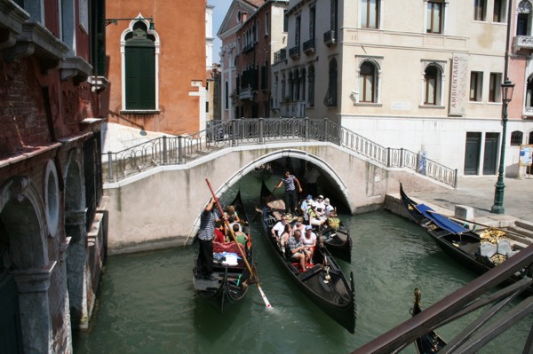 Hohes Verkehrsaufkommen in Venedig