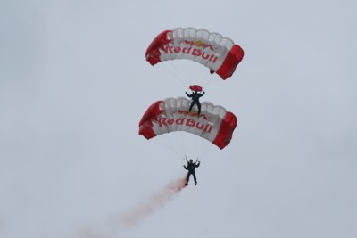 Fallschirmspringer auf der Sacalaria Air Challenge 2009