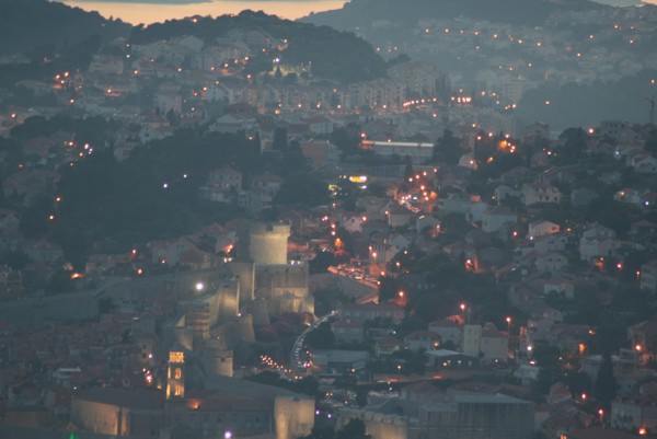 Beleuchtete Stadtmauer Dubrovnik