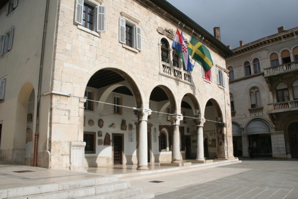 Das Rathaus in Pula