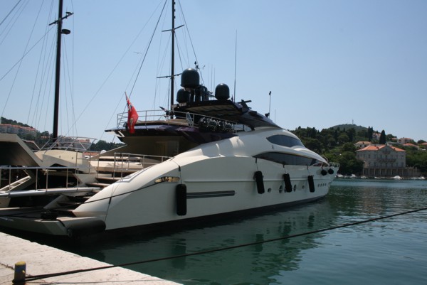 Luxusyachten im neuen Hafen von Dubrovnik